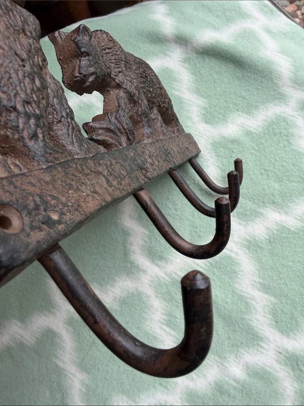Rustic Bear Solid Cast Iron Wall Hook Rack - Brown